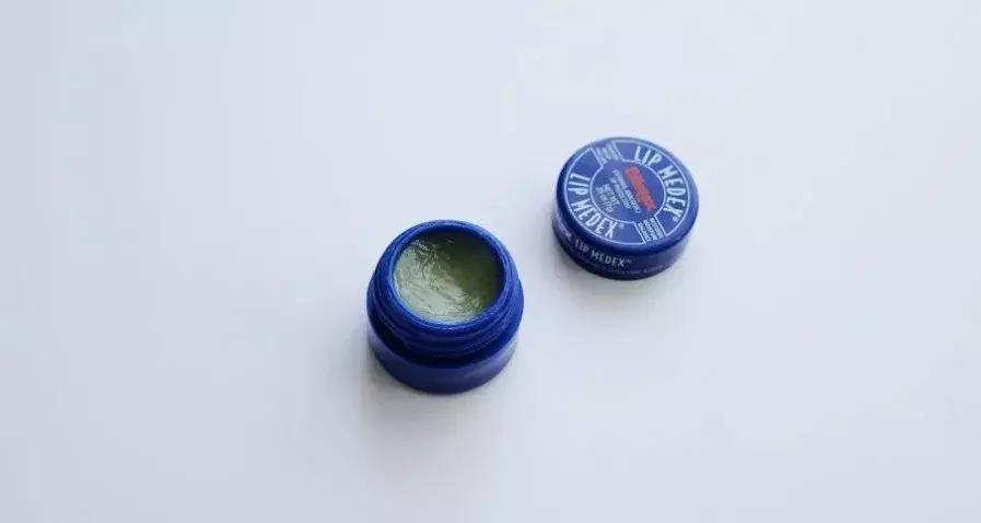 25支秋冬唇膏大型测评｜越搽越干？唇炎？最佳口红打底？