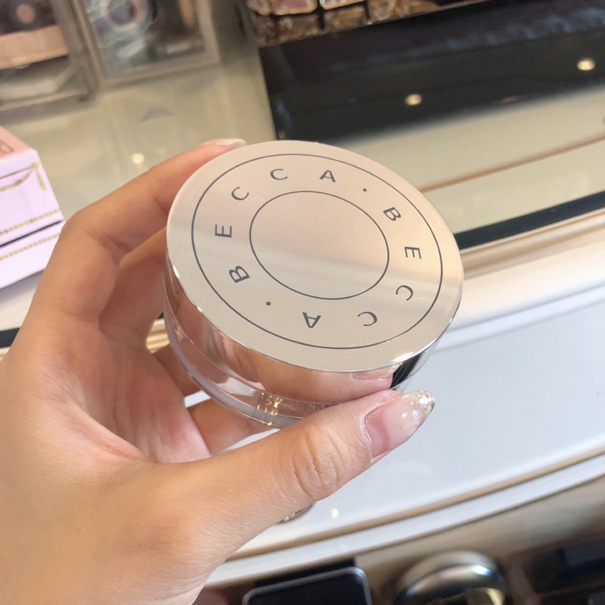 陈彦妃推荐定妆散粉,乔七月推荐的定妆散粉