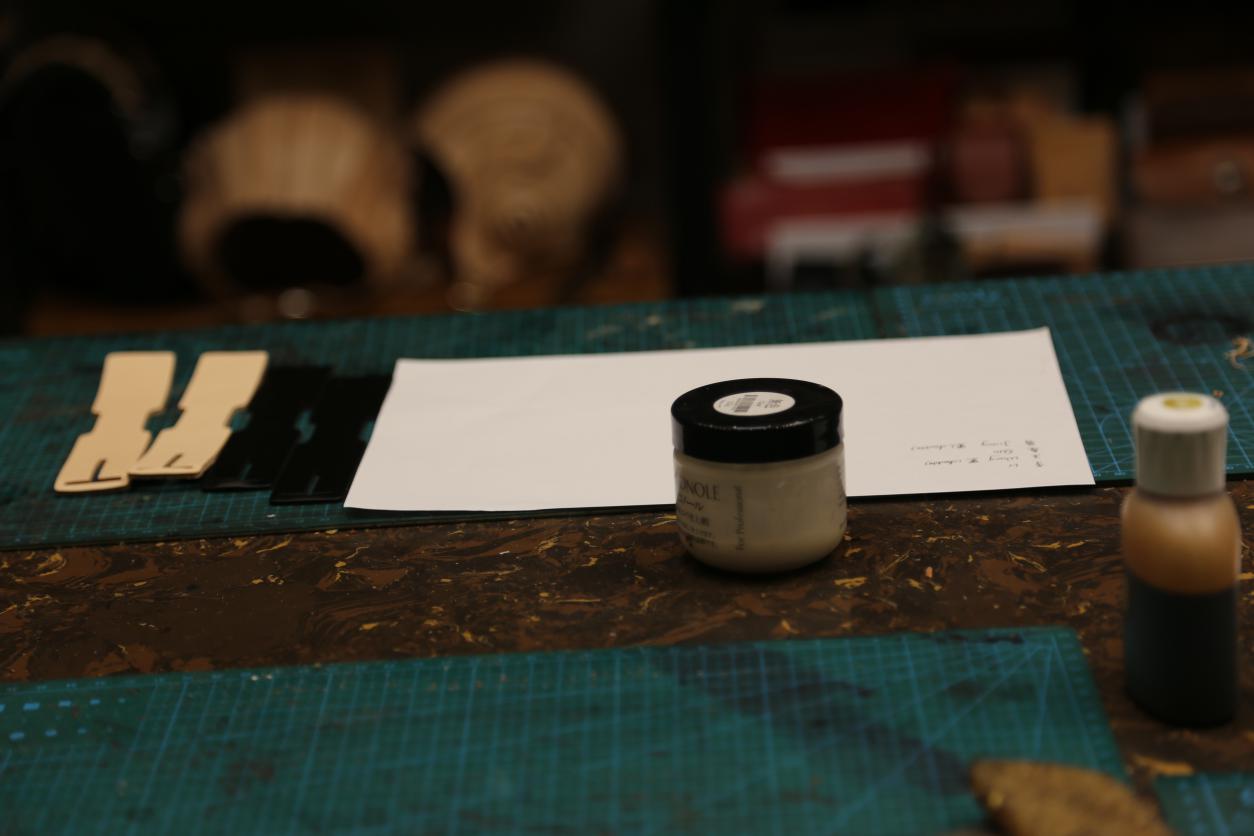 皮具褪色怎么处理,皮具磨损的修补方法