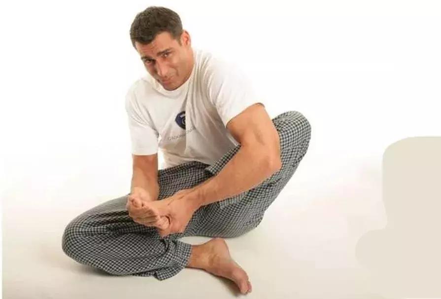 藿香正气水泡澡有治感冒的作用吗,藿香正气水功效与作用能治脚气吗