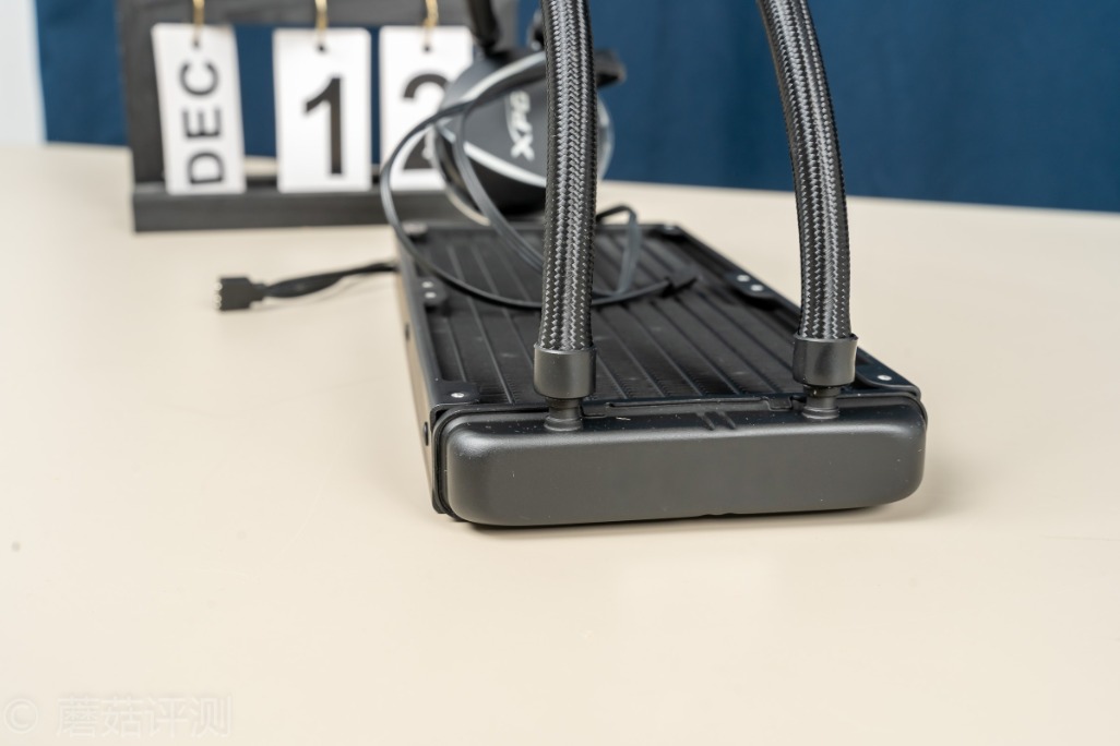 最好的240水冷评测,240分体水冷和240一体水冷对比