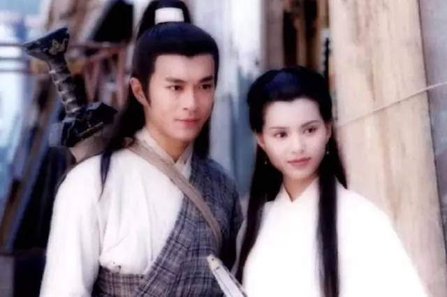 神雕侠侣最早版杨过和郭芙在一起,各版神雕侠侣杨过弹指神通救郭芙