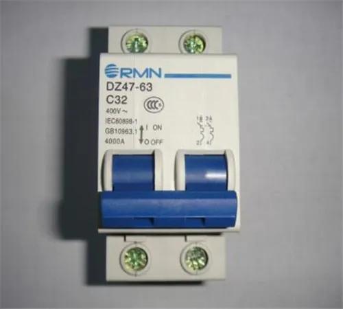 电箱里的漏电保护器老跳闸,电箱漏电不跳闸是什么原因