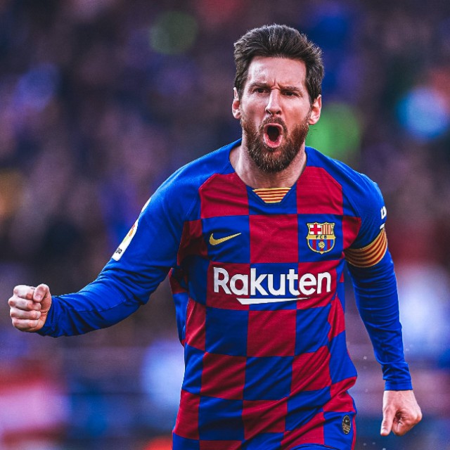 梅西除了踢右边锋还踢什么位置,现役的中场梅西