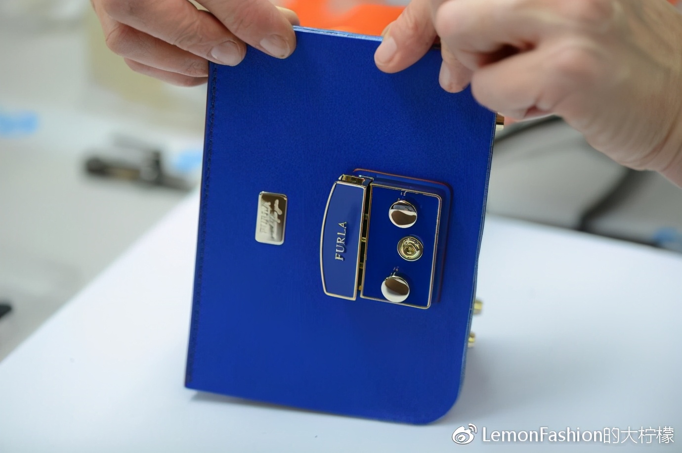 furla包包属于奢侈品吗,furla最新款包