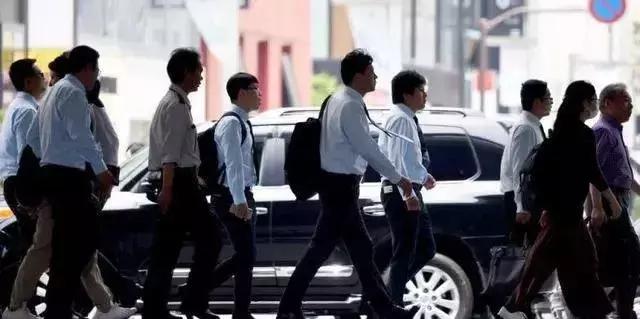 日本人一个月收入多少日元,日本人的收入主要用在什么地方