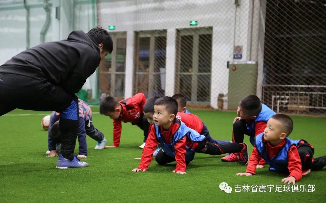 新奇之余,皆是寄望——震宇足球进驻农博园搏一搏室内足球场