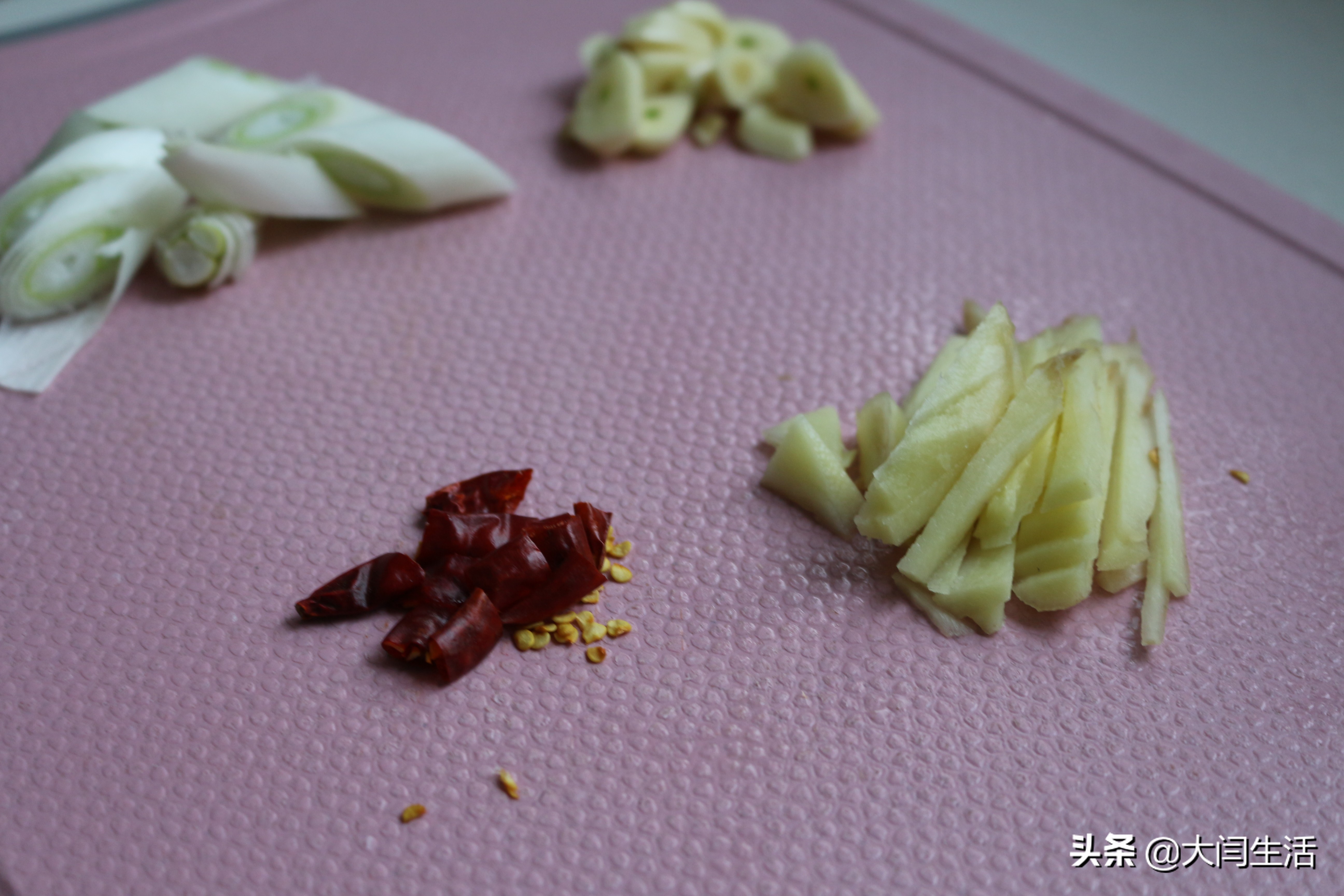 爆炒花蛤怎么吐沙最快,花蛤吐沙吐不干净