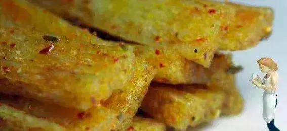 太任性！火车上连吃5包辣条致腹泻，原因：男友发微信给前女友