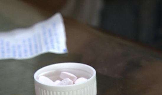 维c无糖薄荷糖含片,维c含片过期了还能吃吗