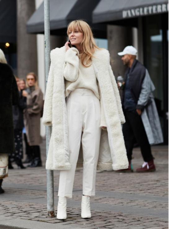 今年流行奶油风穿搭,秋冬奶油色穿搭