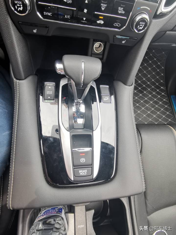 urv的1.5t致雅版上路测试,小马拉大车动力