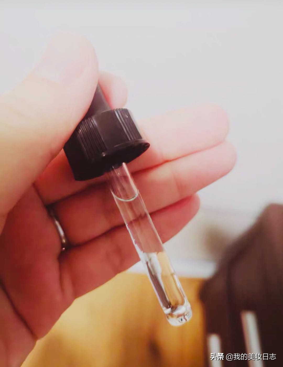 雅顿粉胶精华面霜,人手必备一瓶精华乳液二合一