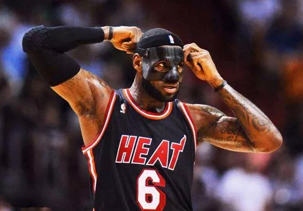 哪些运动适合戴护膝护腕,护膝护具怎么戴