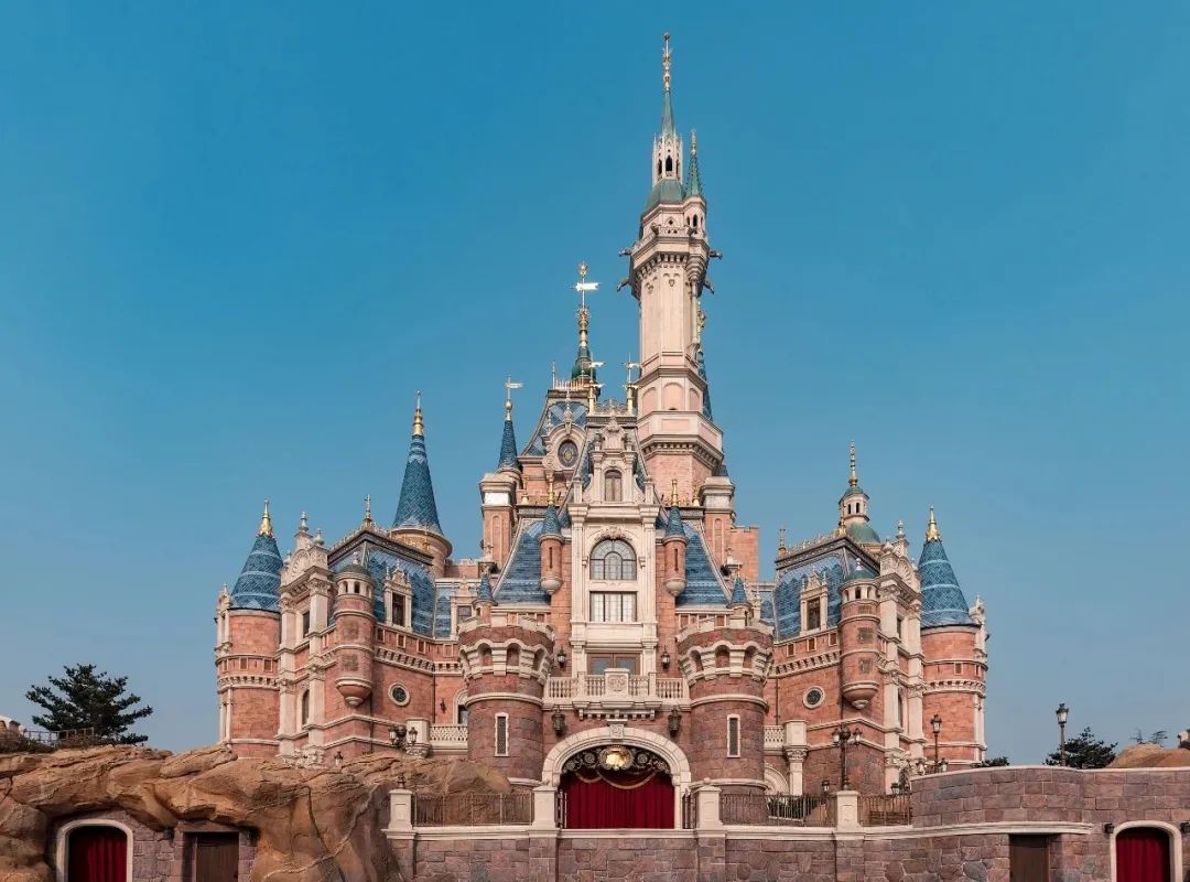 迪士尼玲娜贝儿为啥火了,玲娜贝儿迪士尼收入