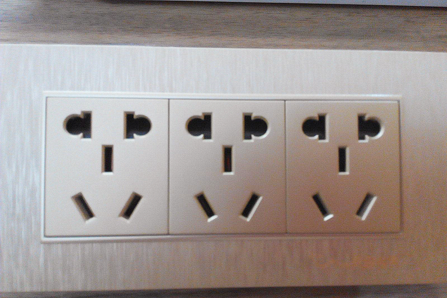 温度计被小孩咬碎是否会中毒,水银温度计打碎了被孩子误食