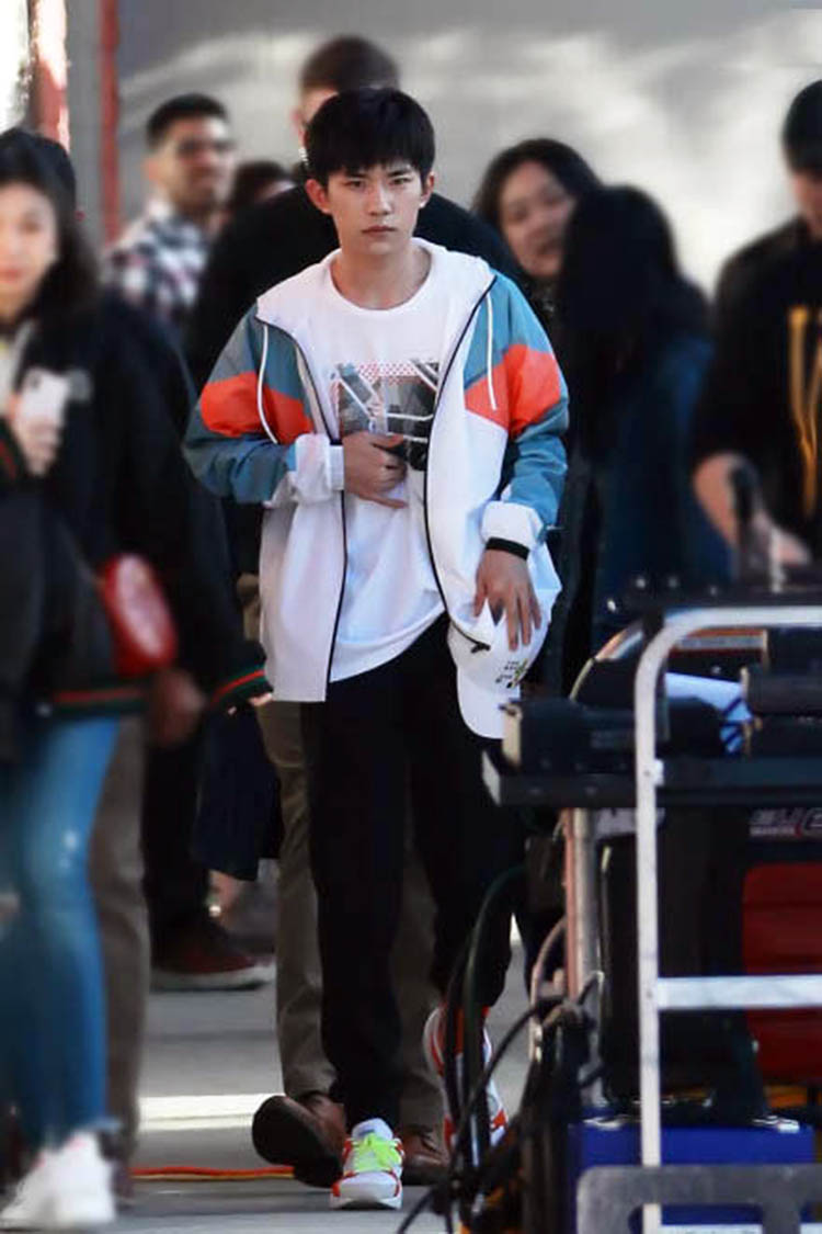 易烊千玺cosmo时尚盛典,易烊千玺fashion街舞