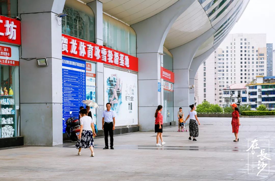 一座长沙城半部近代史,贺龙体育馆长沙演出