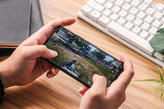 一个深度手游玩家的iQOO3一周使用体验：买就对了！