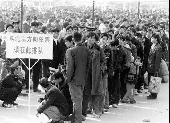 跟*贩票**子打了十年，12306终于成功吃了一回鸡