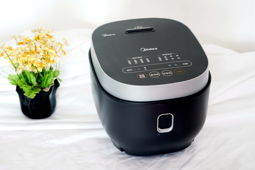 美的纤v智能饭煲5l,美的蒸炖锅测评