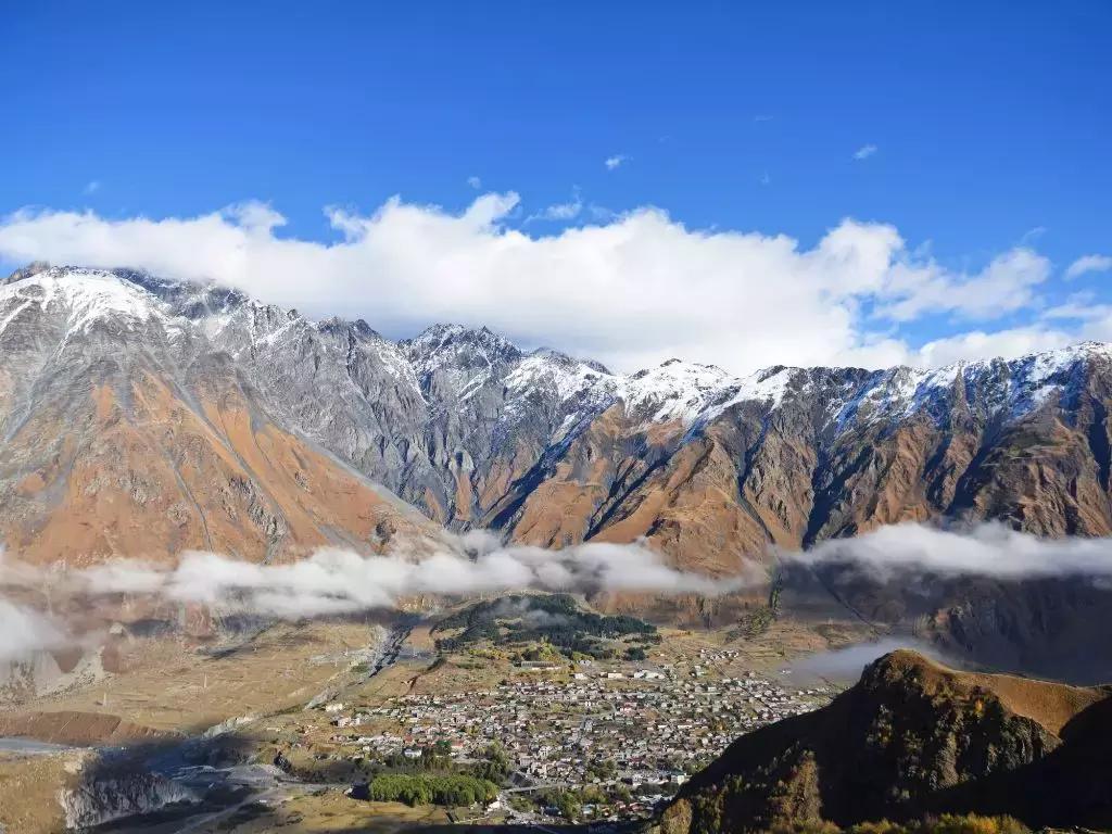 这个亚洲小国既便宜又浪漫，风景更是媲美瑞士！