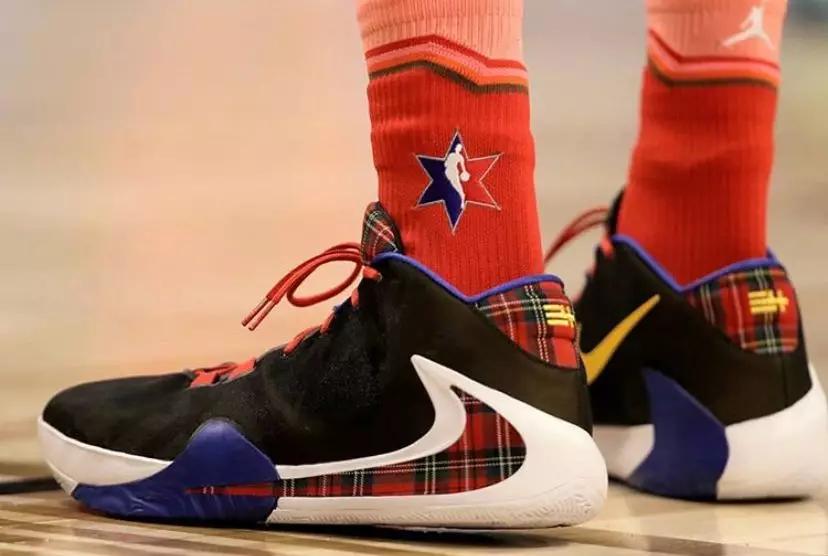 科比上脚球鞋全回顾,今日上脚球鞋全明星