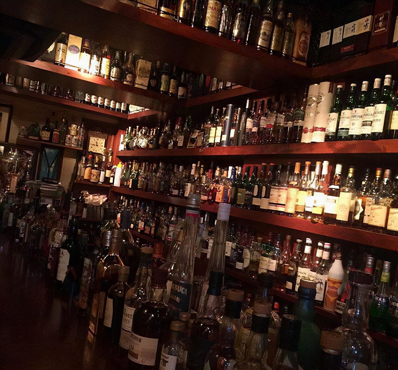 日本的夜店舞曲,日本的夜店大致的样子