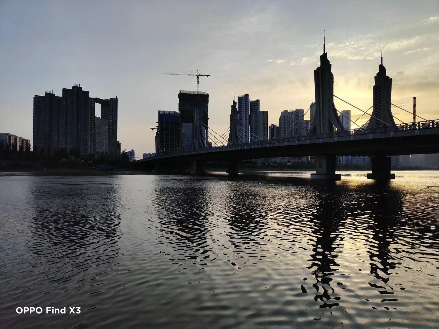 如果你对手机HDR效果不满意，或者手机没有慢门功能，我都能帮你