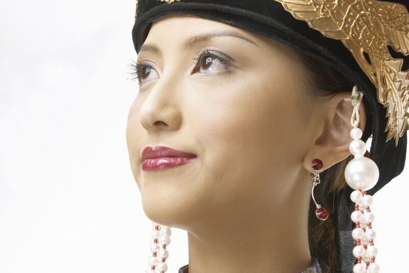 魔童复活魔功*压镇**群魔，妖女们*魂迷**下共拜她为魔界龙妖女王陛下