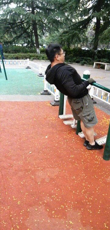 怎么练引体向上零基础学生,学生如何练引体向上的锻炼方法