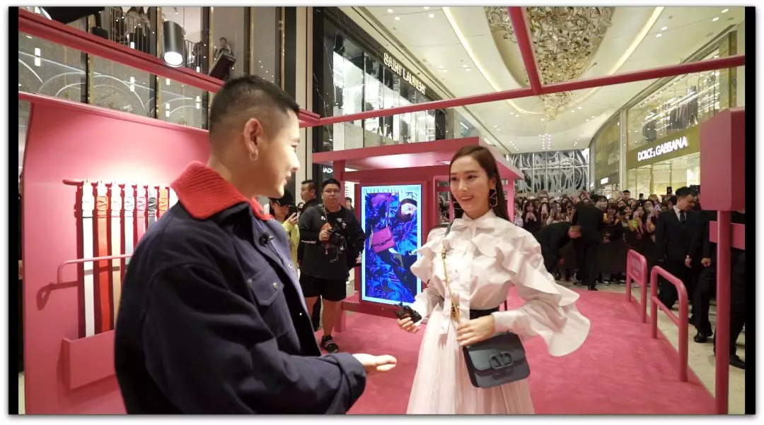 我抓住了一位资深柜员，道出了如何让你掏钱买包的秘密