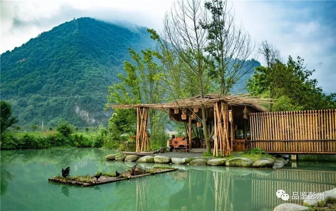 画一幅和足球有关的画简单图片,画一幅和足球相关的画