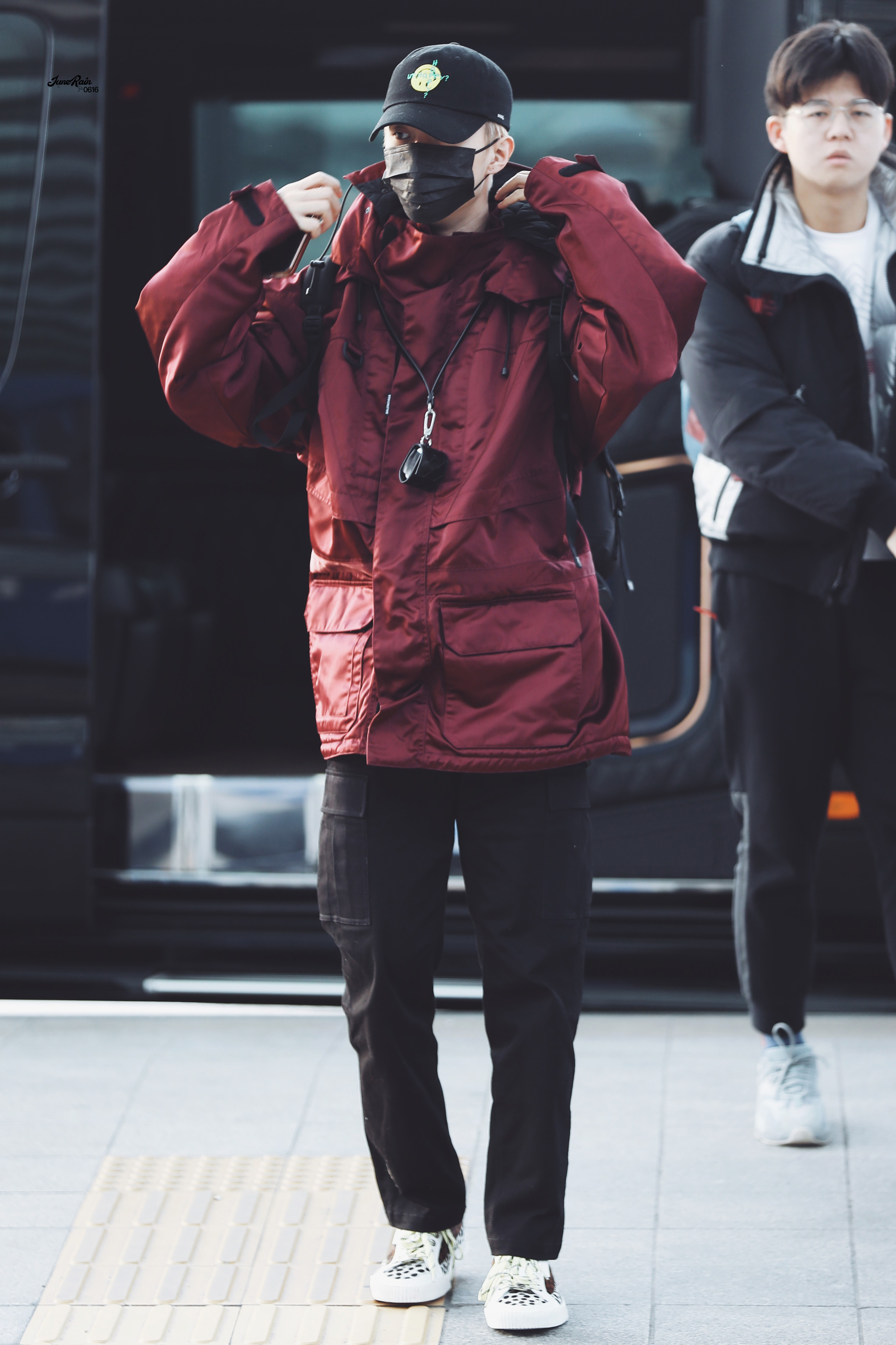 范丞丞穿走秀款lv棒球服,范丞丞运动风穿搭盘点