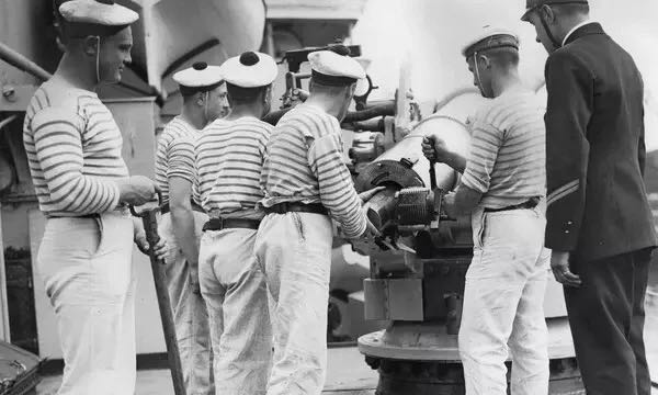 这个夏天，没一件条纹单品怎么行？4种颜色，你pick哪个