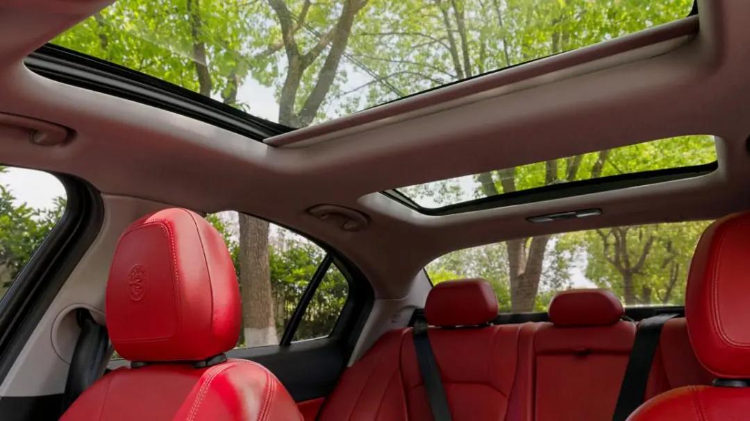 意大利风情满载的阿尔法罗密欧Giulia,还有个名字叫做“勇气”