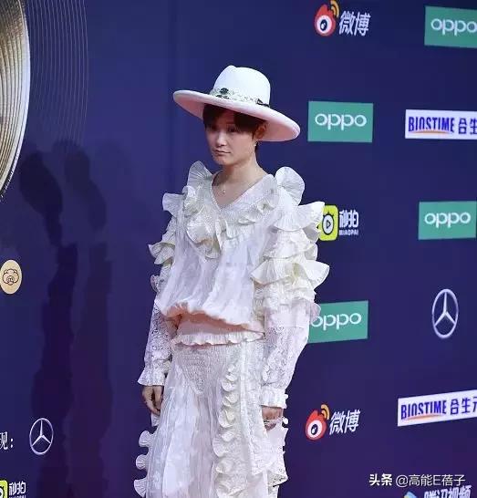 一周造型不重样,一周穿搭封面设计横屏