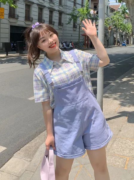 给大家推荐一款巨显腿瘦的短裤,夏天腿粗穿什么短裤子显瘦又时尚