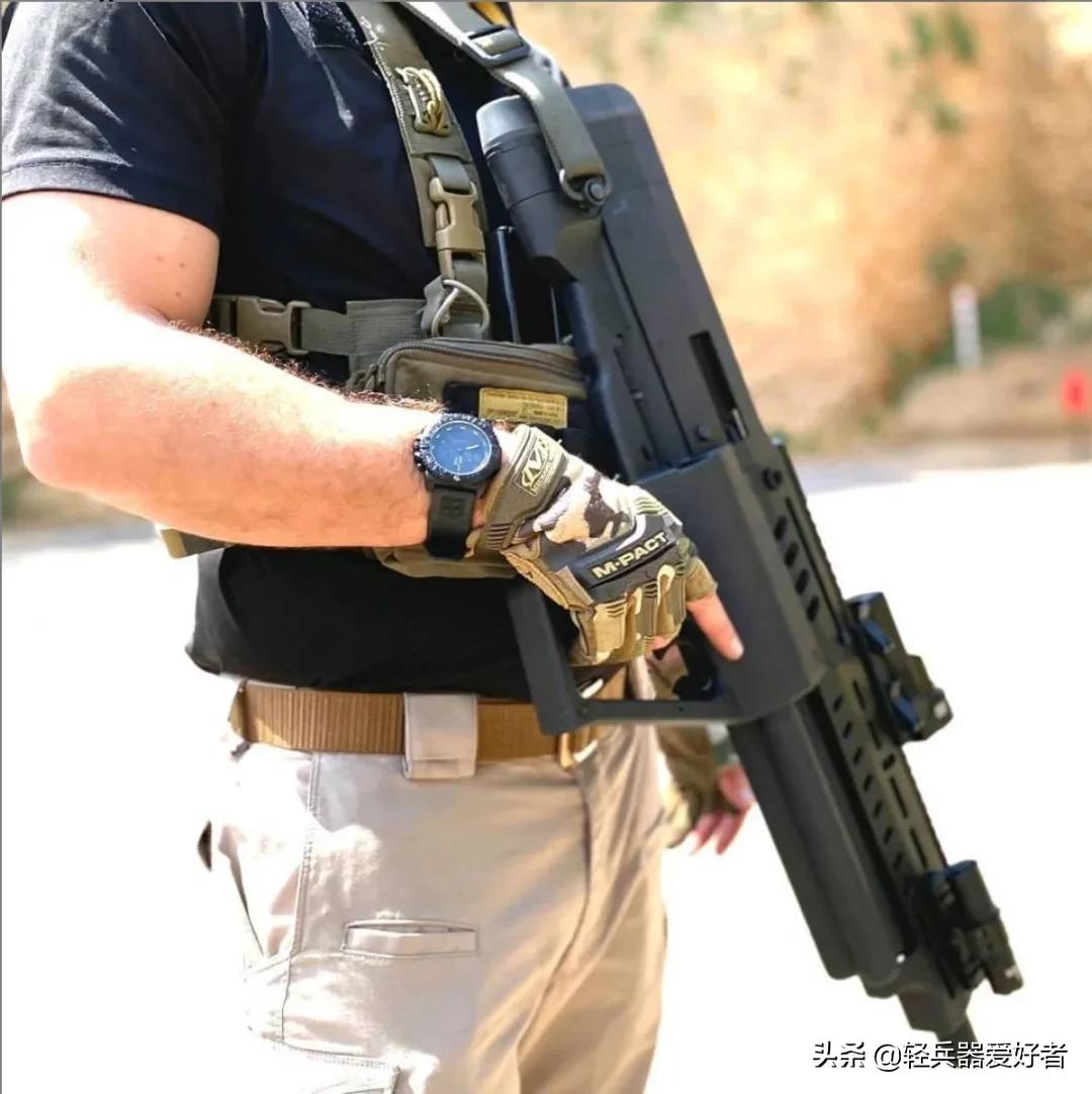 抄袭科幻太空枪?以色列这支毁灭力强大的巷战神器,到底强不强?