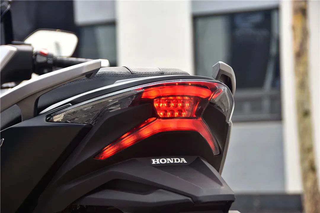 本田踏板车nss300和nss350,本田nss350和光阳s350哪个好