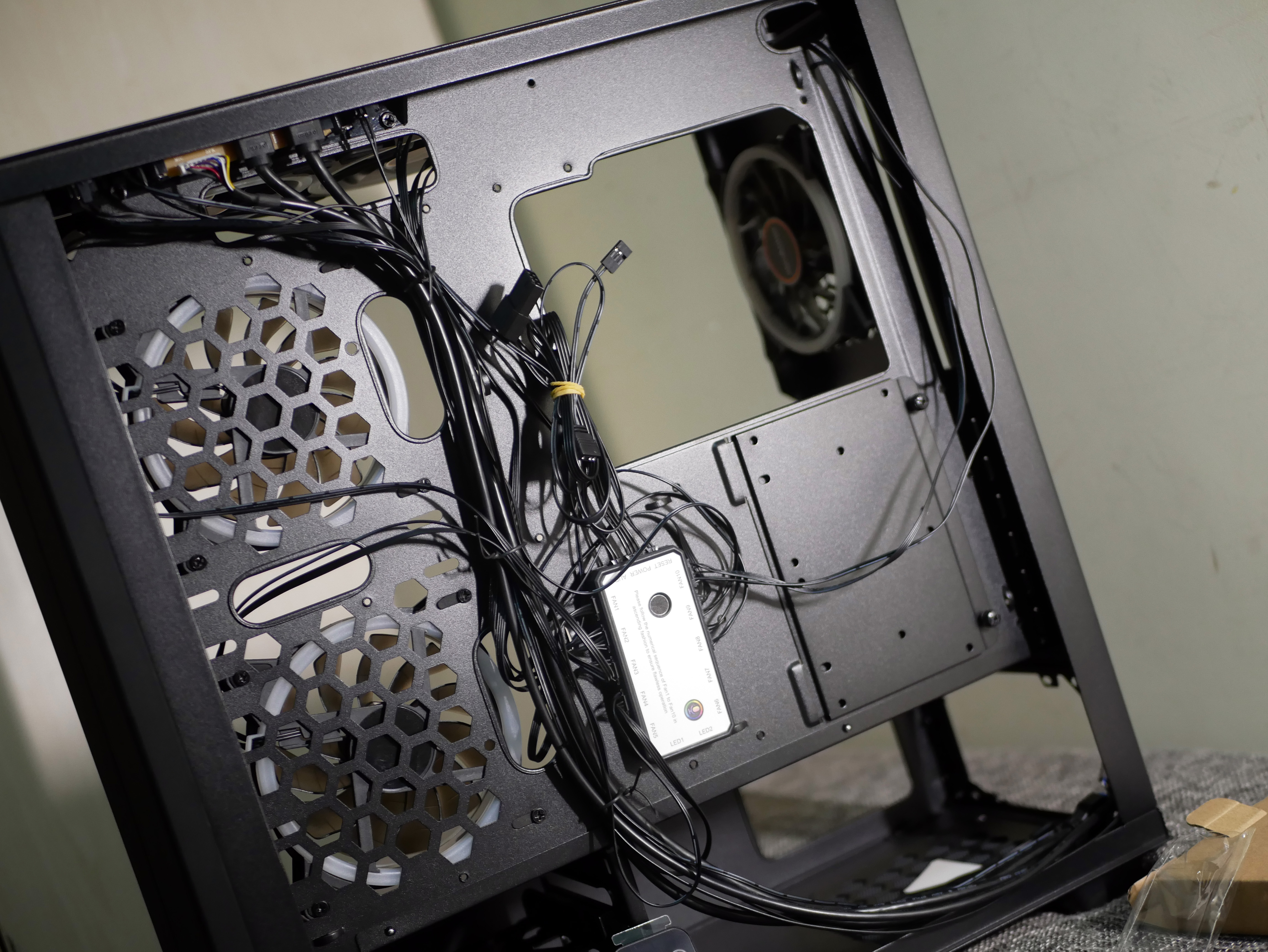 rgb机箱灯光效果,rgb机箱电源线