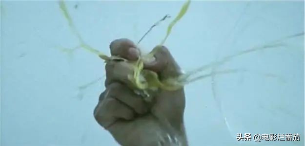 这一幕多年后也会成为回忆吗,童年阴影吓得晚上不敢关灯