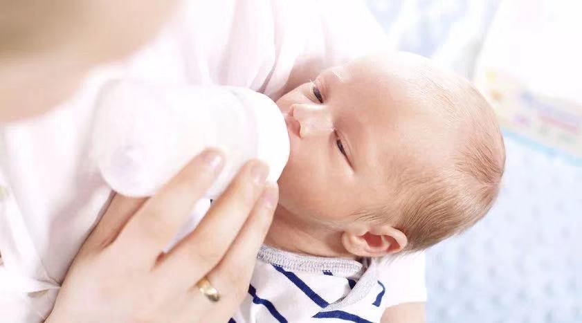 陈小春应采儿二胎什么时候生,陈小春应采儿二胎是女孩还是男孩