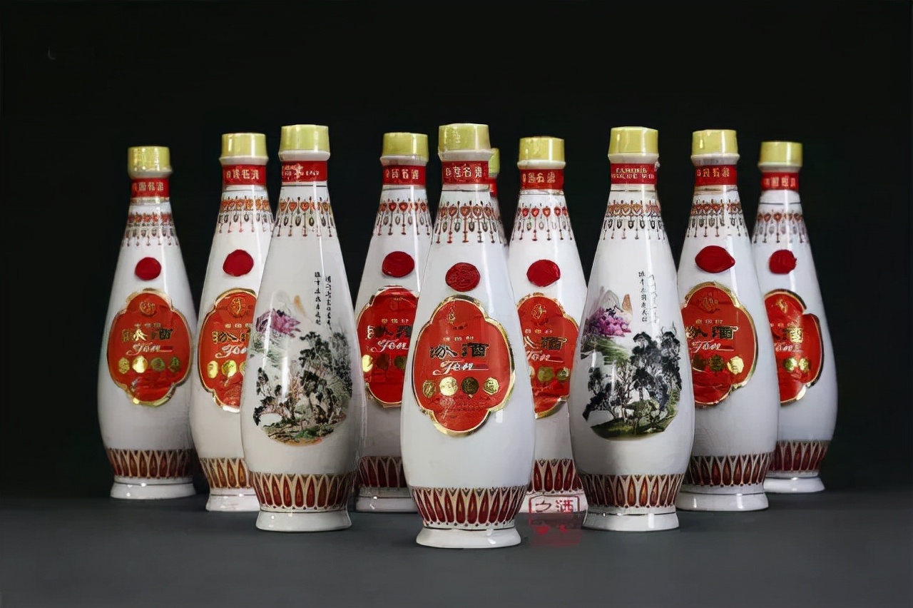 汾酒，一瓶老酒拍出天价，涨了1894倍，背后有何故事？