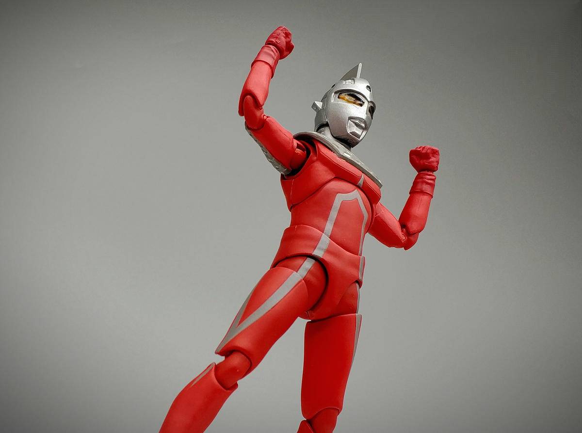 模玩机设:以弹之名守望地球地球的赤红巨人SHF赛文