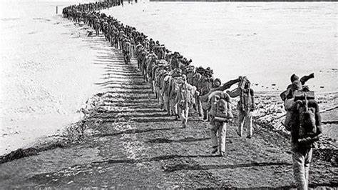 接力反超落泪,接力的终点感动的瞬间