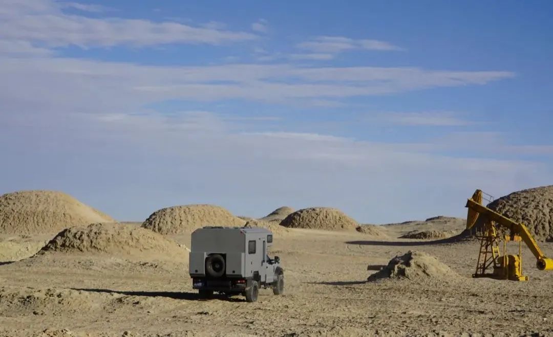 茫崖艾肯泉夏季游攻略,青甘大环线艾肯泉