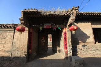 人穷不走亲富贵不还乡,人穷不走亲粤语