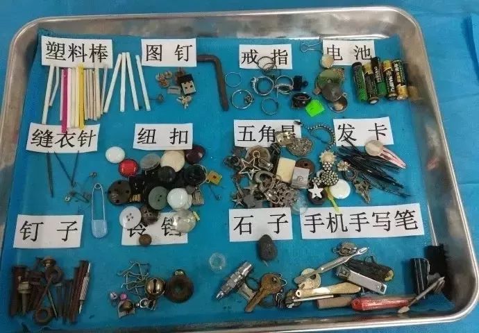 七岁小孩耳朵前面长小米粒,7岁小孩耳朵里有虫