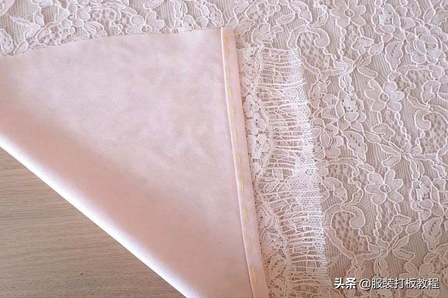 蕾丝连衣裙制作工艺,挂里子蕾丝连衣裙的缝制